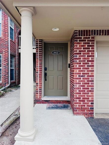 Building Photo - 28122 Carlton Way Dr