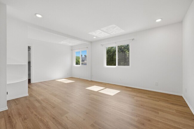 Building Photo - Beautifully Updated Home in Lake Lindero