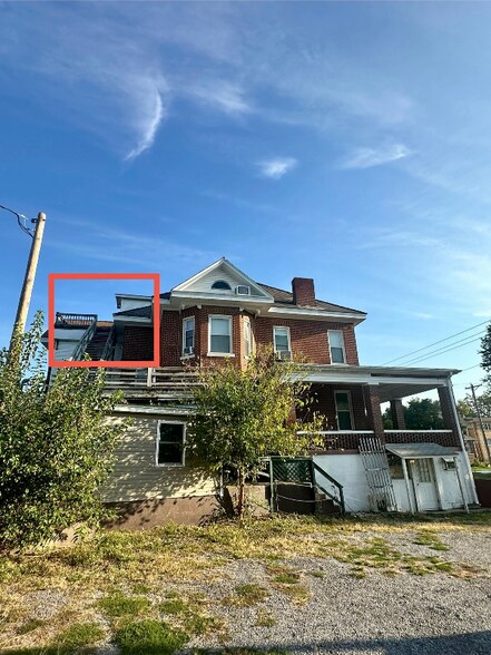 Primary Photo - 239 N Middle St