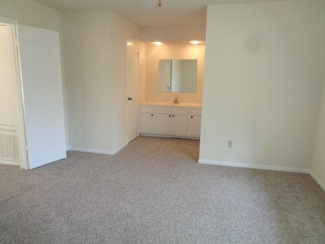 Building Photo - 23730 Farm Hill Dr