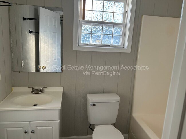 Building Photo - 3806 High Falls Rd