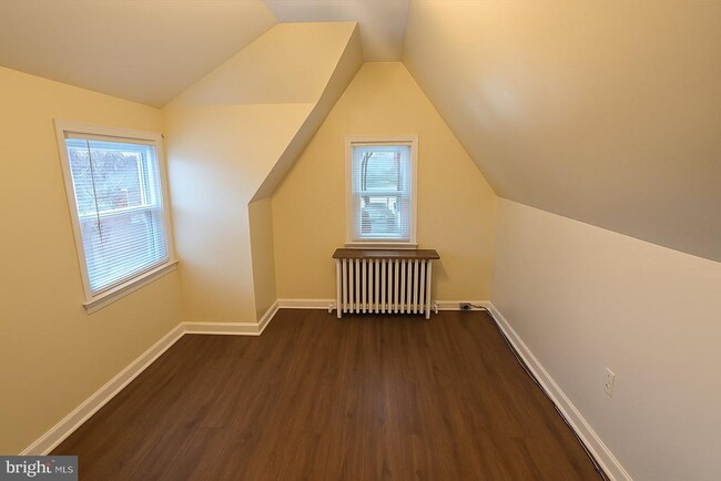 Building Photo - 10001 Dallas Ave