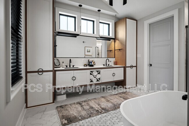 Building Photo - 3618 Graythorne Dr