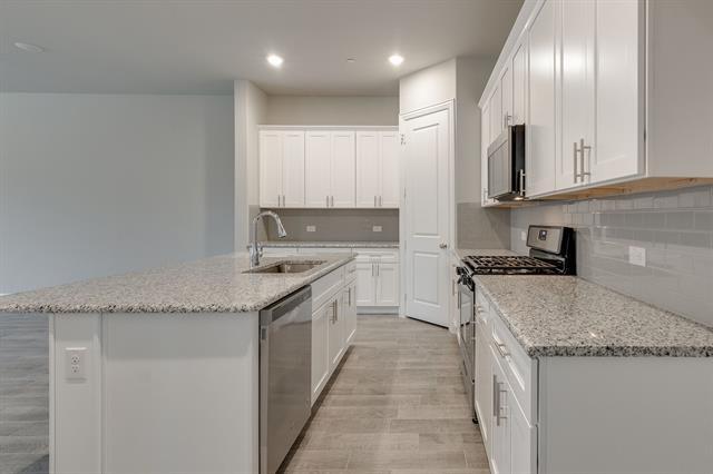 Building Photo - 915 Ponds Edge Ln
