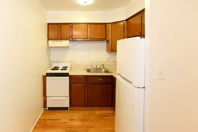 Building Photo - 1329 N Dearborn St