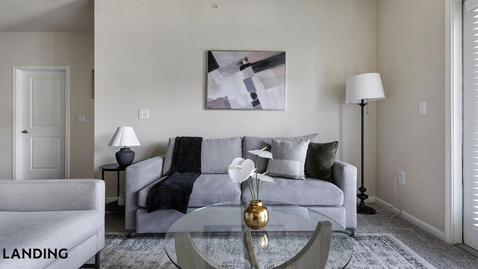 Building Photo - 715 W Slaughter Ln