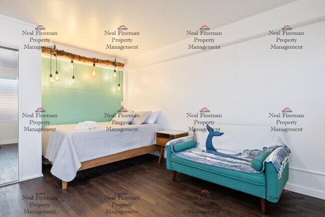 Building Photo - Furnished Studio, 1 Bath. Street parking. ...