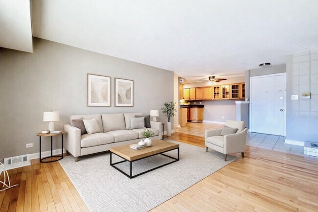 Building Photo - 1609 N Windsor Dr