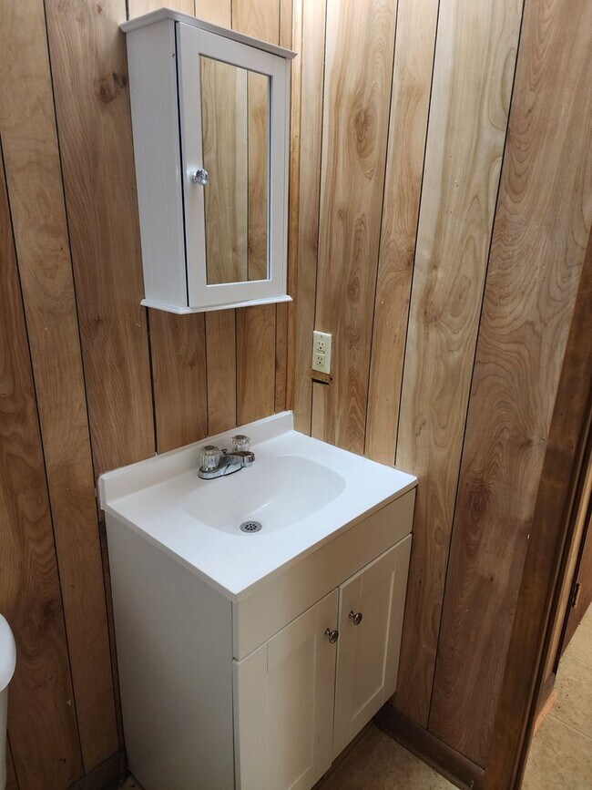 Building Photo - 1/1 Apartment for Lease at Unit D, 1102 Bo...