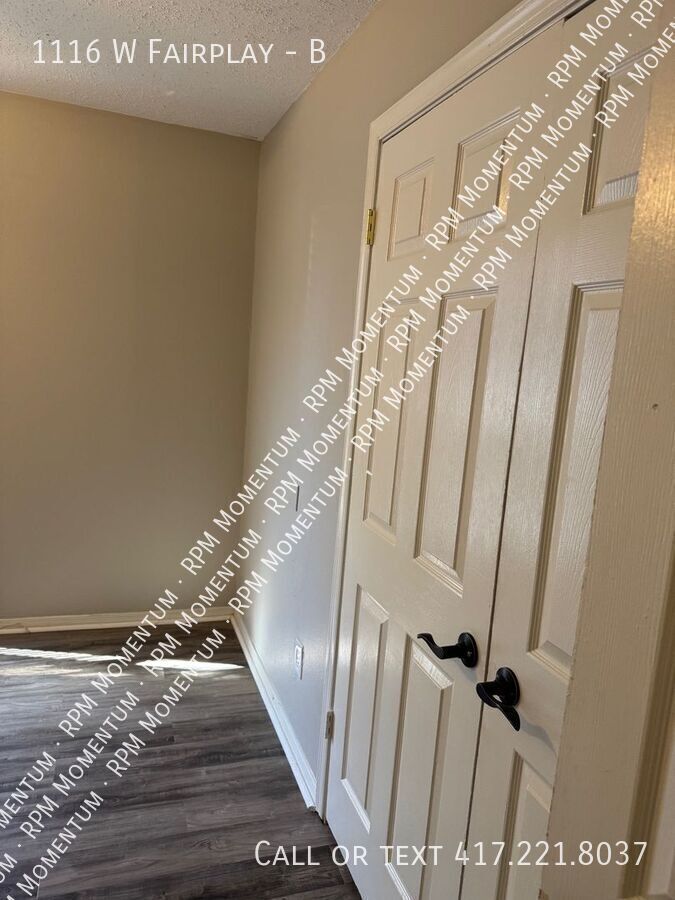 Building Photo - 1116 W Fair Play St