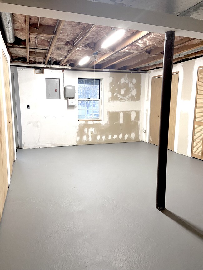 Building Photo - 204 Austin Ryer Ln