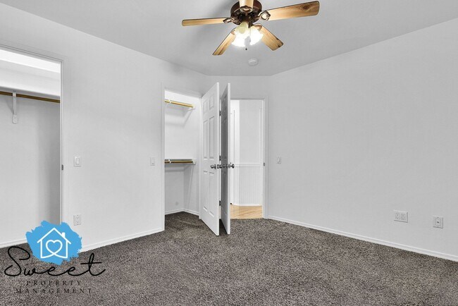 Building Photo - 5499 S Yarrow Pl