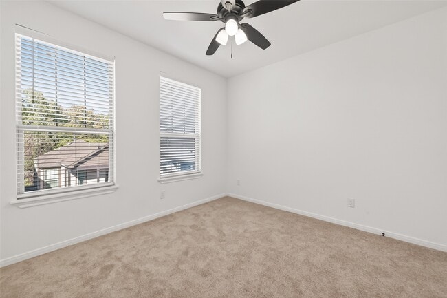 Building Photo - 10949 Cannes Memorial Dr