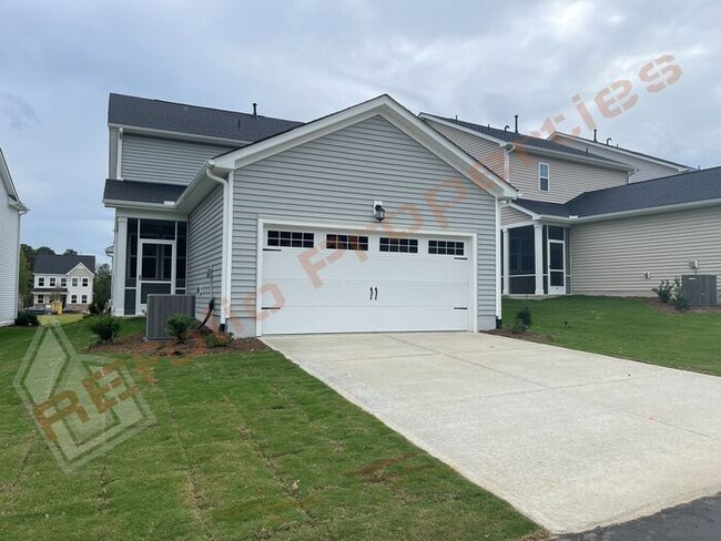 Building Photo - Amazing 4 Bedroom, 2.5 Bathroom Home with ...