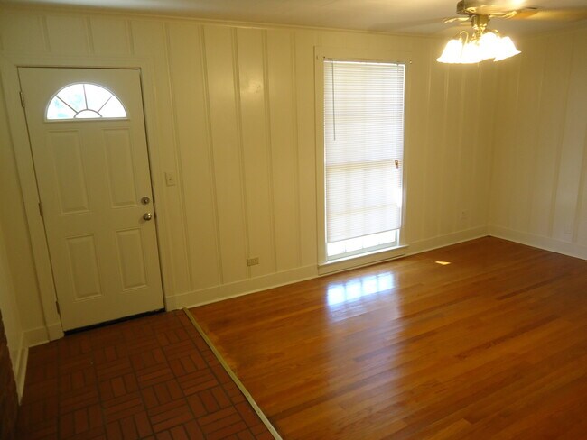 Building Photo - 210 St Michael St