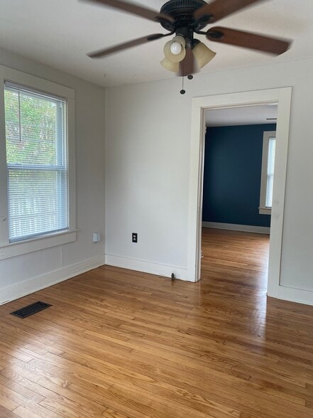 Building Photo - 2154 Olive St