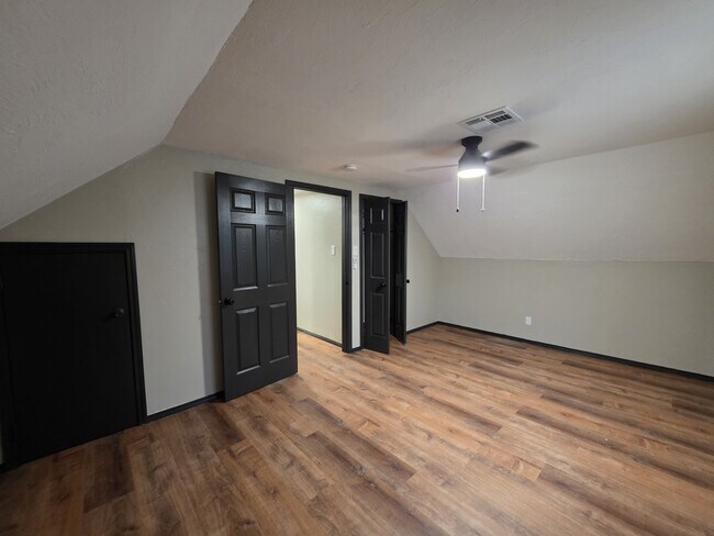 Building Photo - 641 Redstone Ave