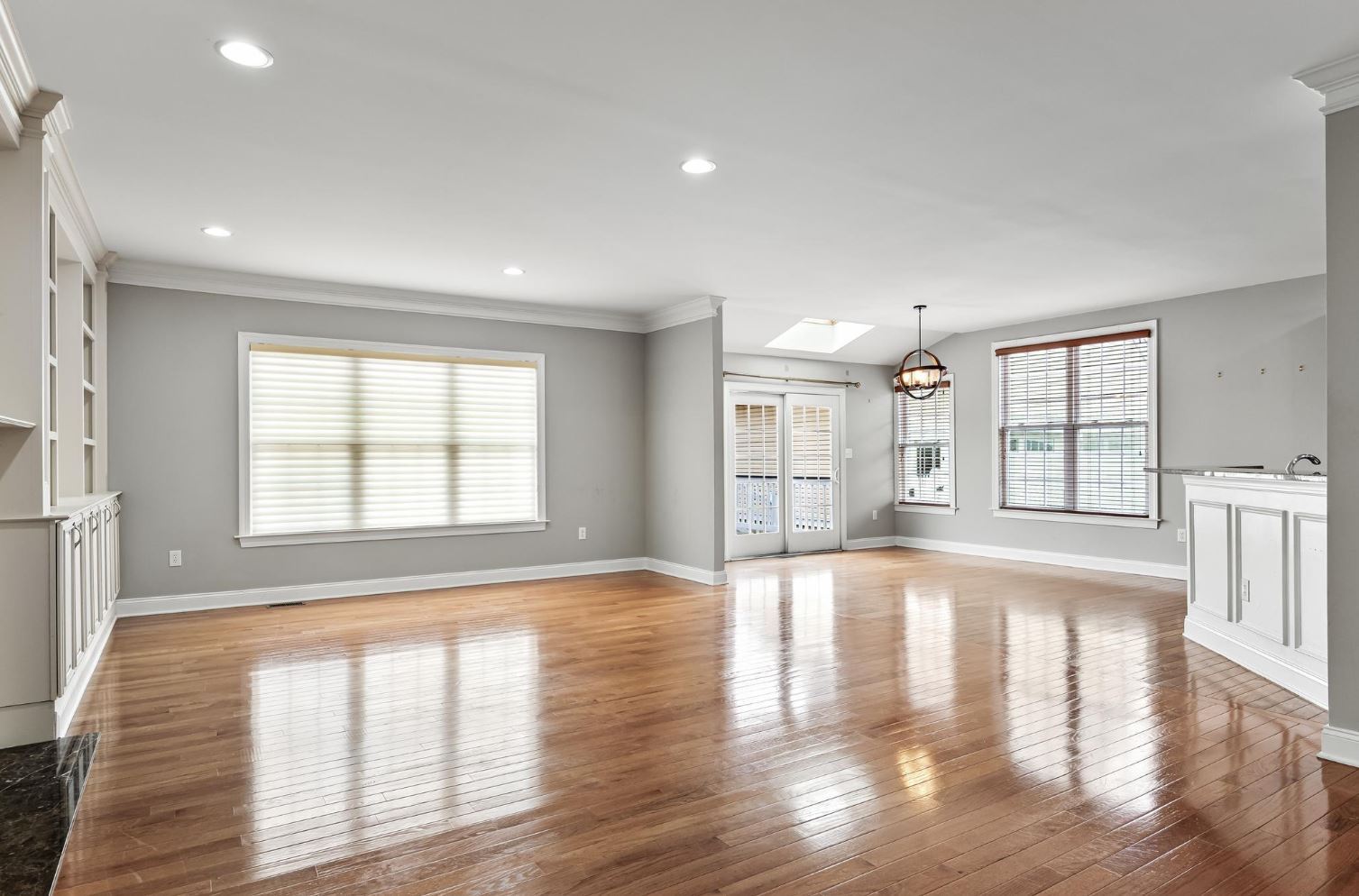 Building Photo - 45 Fenton Ln