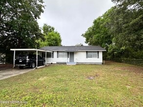 Building Photo - 555 Nightingale St