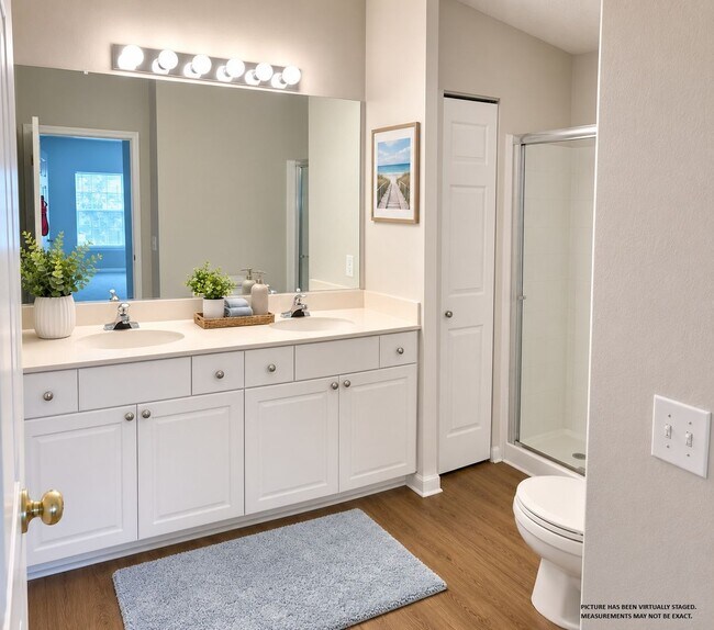 Building Photo - 2/2, 2nd floor unit in gated, Sanford community