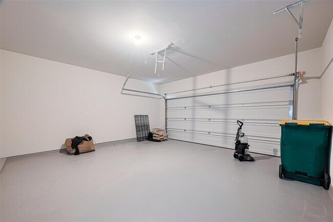 Building Photo - 23649 Silver Palm Trl