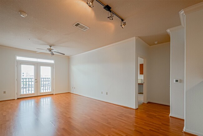 Building Photo - 1711 Old Spanish Trl