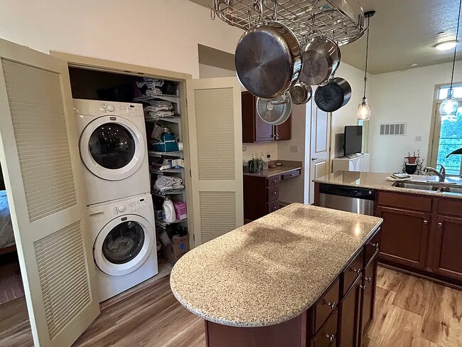 Building Photo - 2150 S Main St