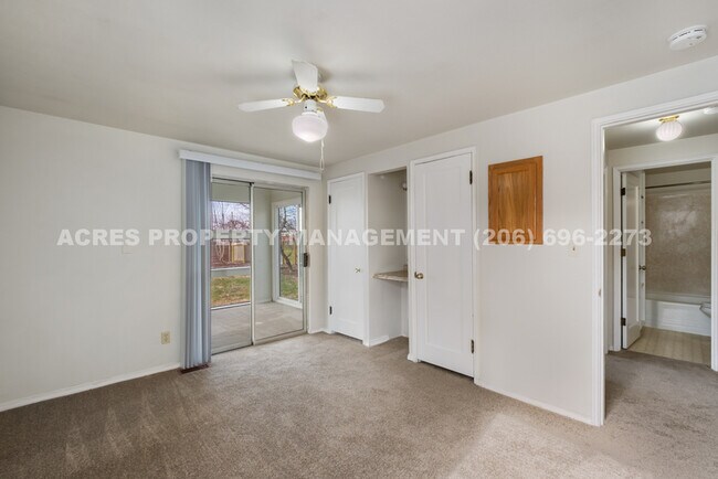 Building Photo - 17041 34th Ave S