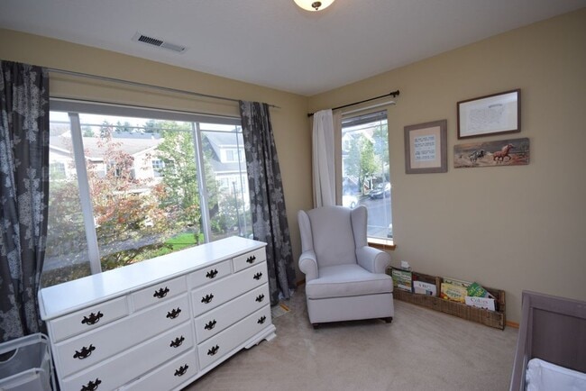 Building Photo - 10890 Southwest Washington Street