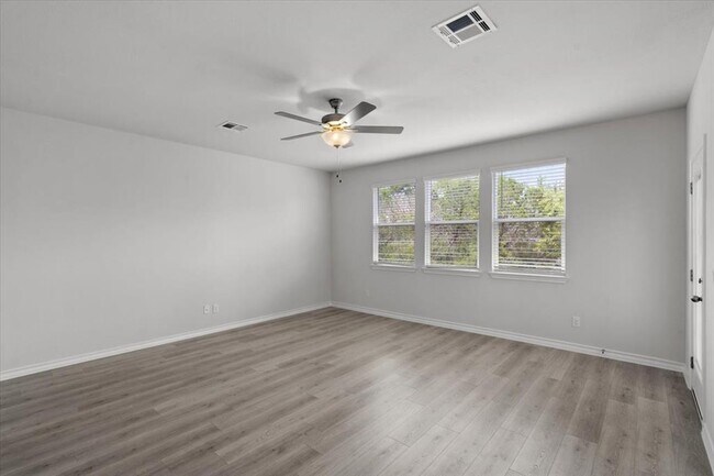 Building Photo - 4712 Plum Peach Bend