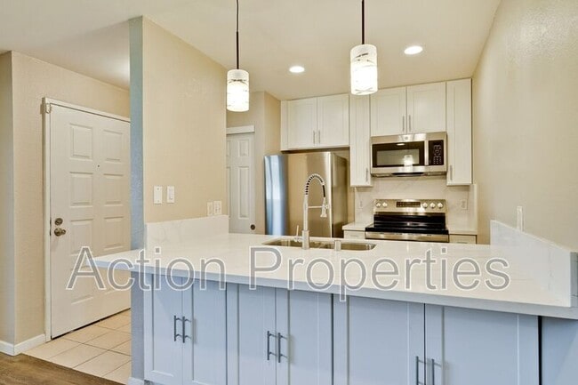 Building Photo - 297 Stonegate Cir