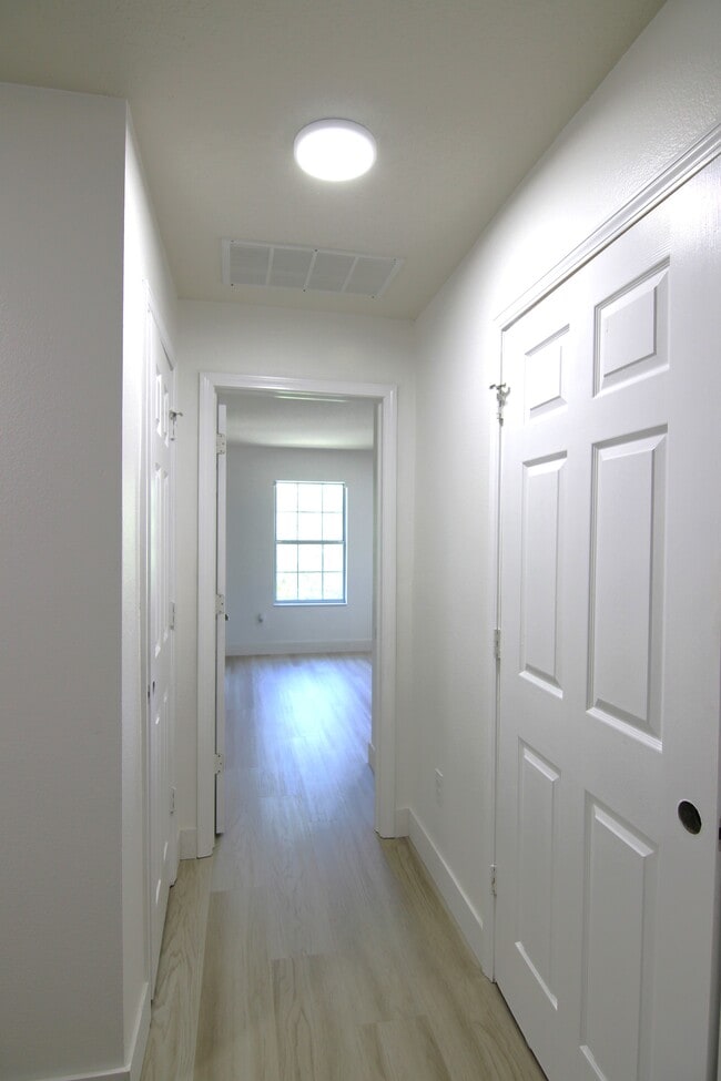 Building Photo - 4635 Chatterton Way