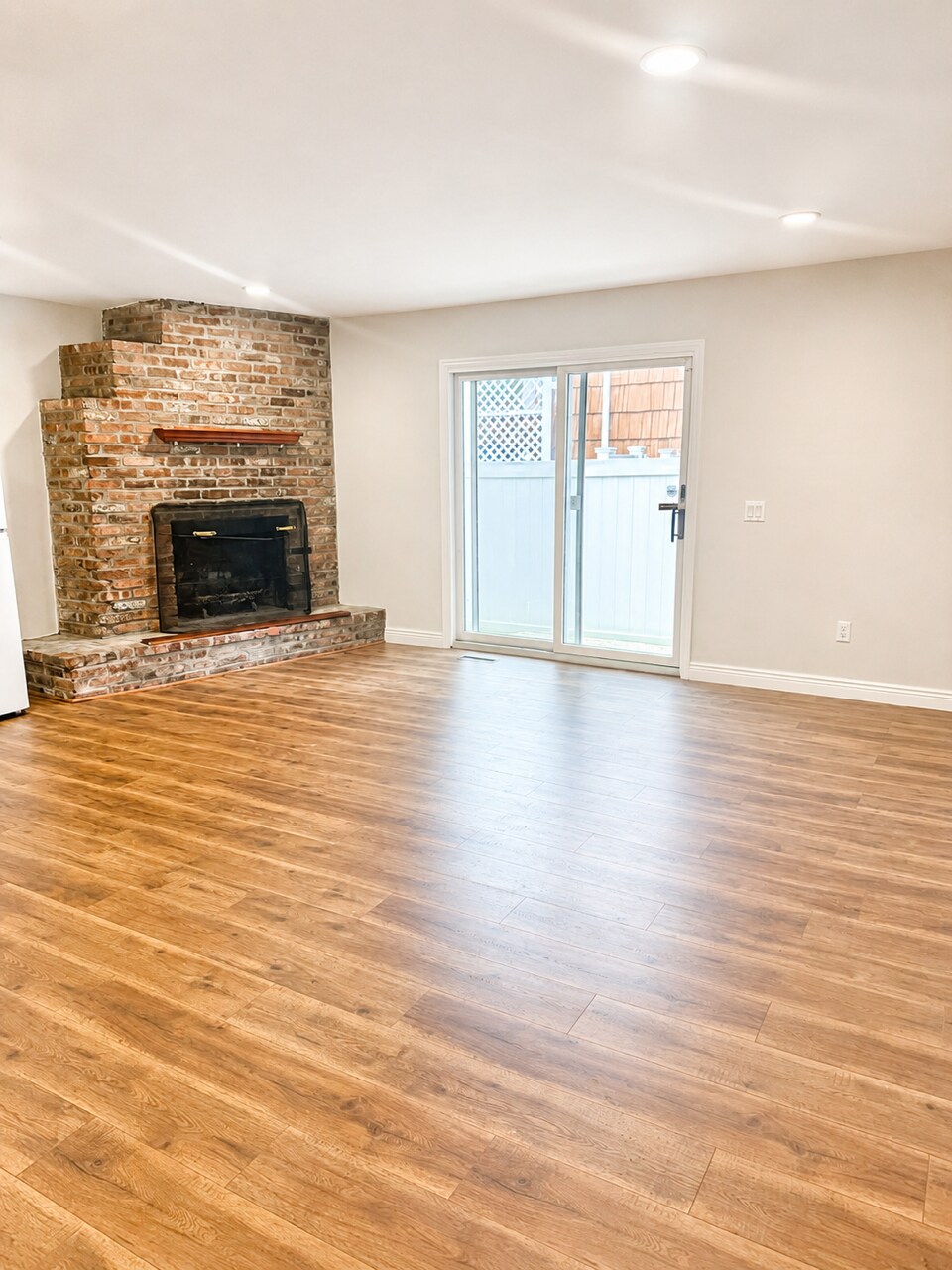 Building Photo - 10 Pershing Ave