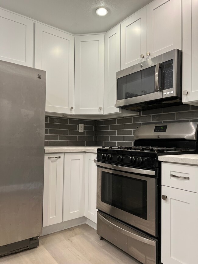 Kitchen IV - 1515 Oak St