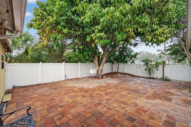 Building Photo - 5883 Darren Ct