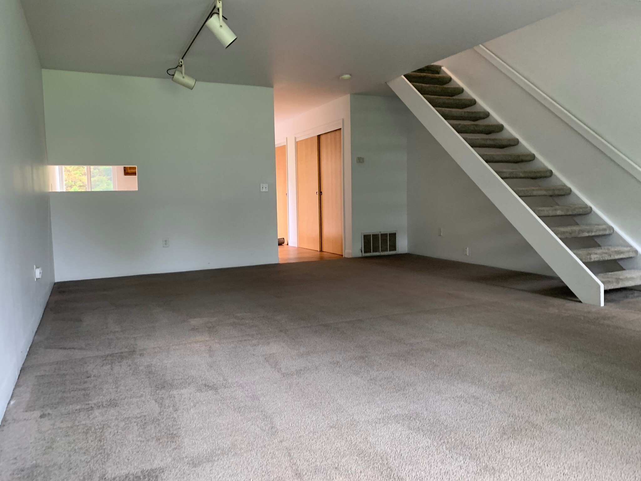 Dinning area. - 1049 Danby Rd
