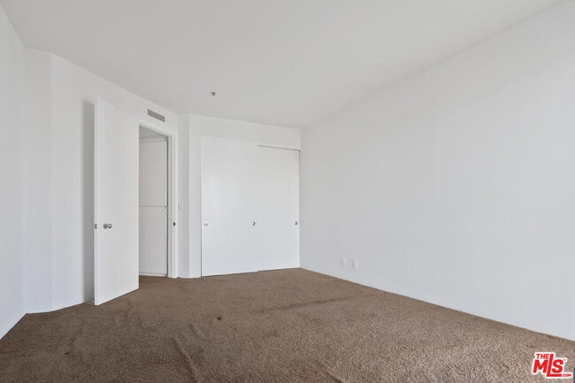 Building Photo - 2102 Century Park Ln