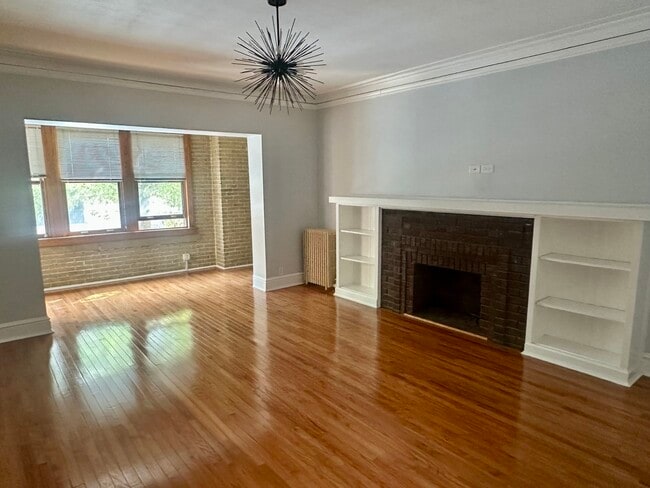 Building Photo - 5606 N Kenmore Ave