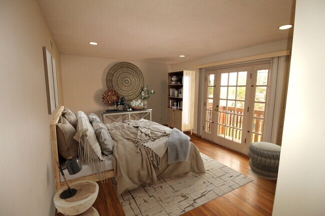 Building Photo - Spacious Corner Lot Home in Desirable Vent...