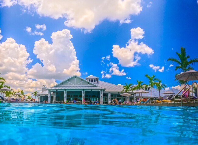 Building Photo - 15235 Sunny Day Dr