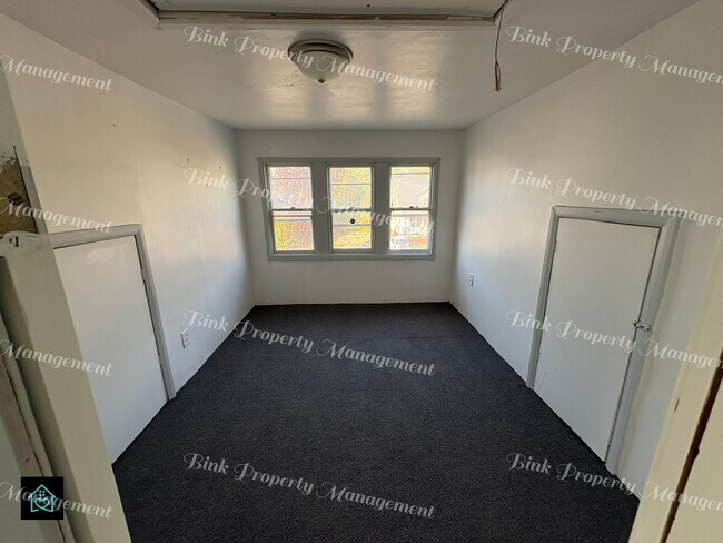 Building Photo - 17390 Waltham St