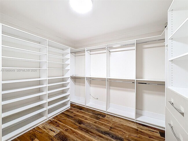 Building Photo - 4330 SW 7th St