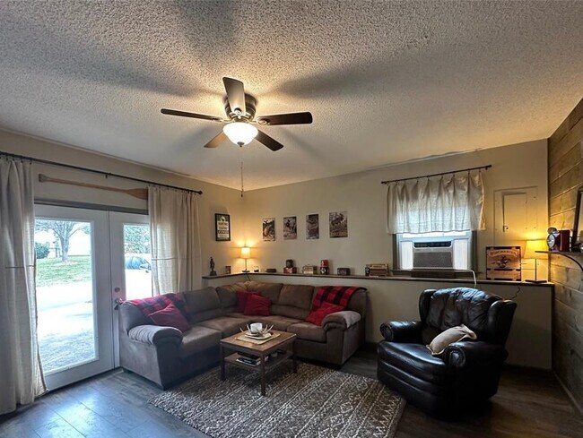 Building Photo - 110 Hawks Nest Dr