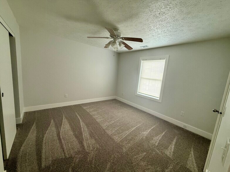 Building Photo - 6274 Sweetwater Ct