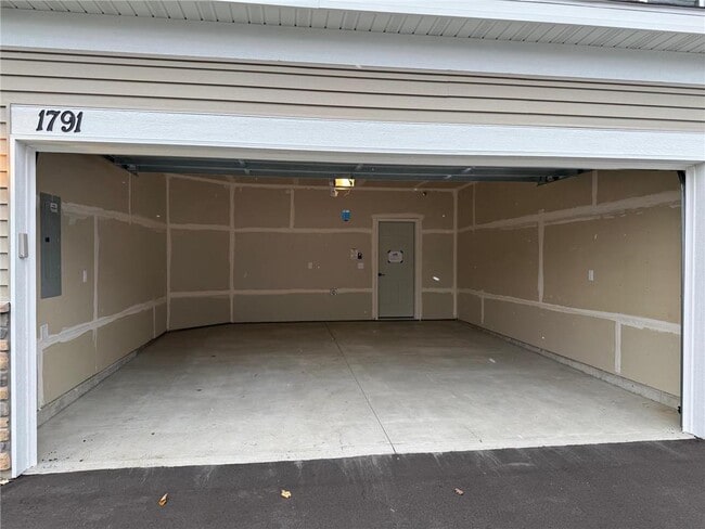 Building Photo - 1791 Hauer Trail