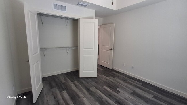 Building Photo - Now Leasing – 3 Bedroom / 2 Bathroom Luxury Apartments