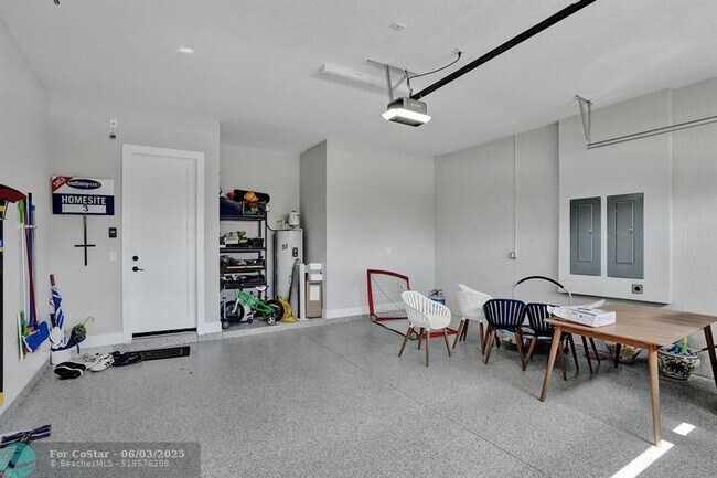 Building Photo - 2622 NW 87th Ter