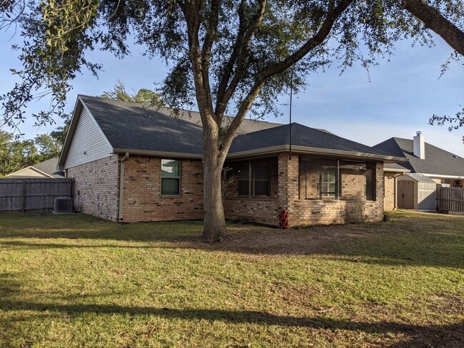 Building Photo - Craftsman-Style 4-Bedroom Home - Winners Gait