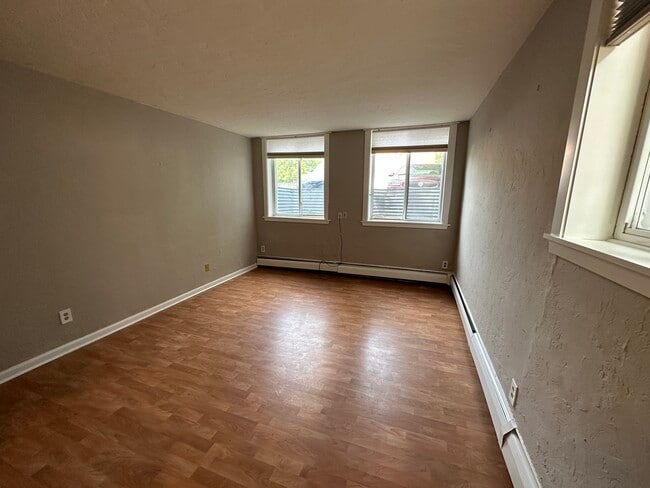 Building Photo - 2525 3rd Ave S