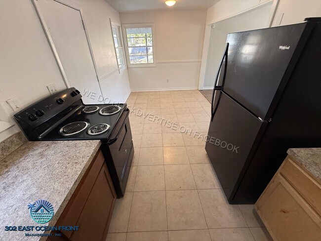 Building Photo - Lovely 3 bedroom / 1 bathroom house now available for rent!